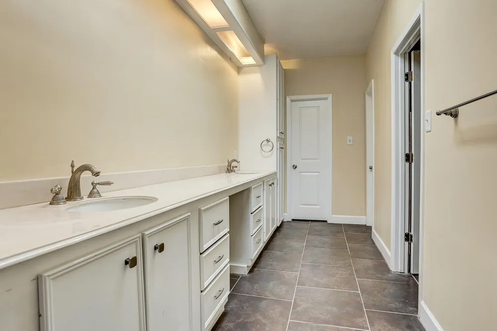 5203 Braesvalley Drive Houston, TX 77096