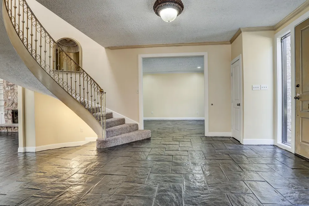 5203 Braesvalley Drive Houston, TX 77096