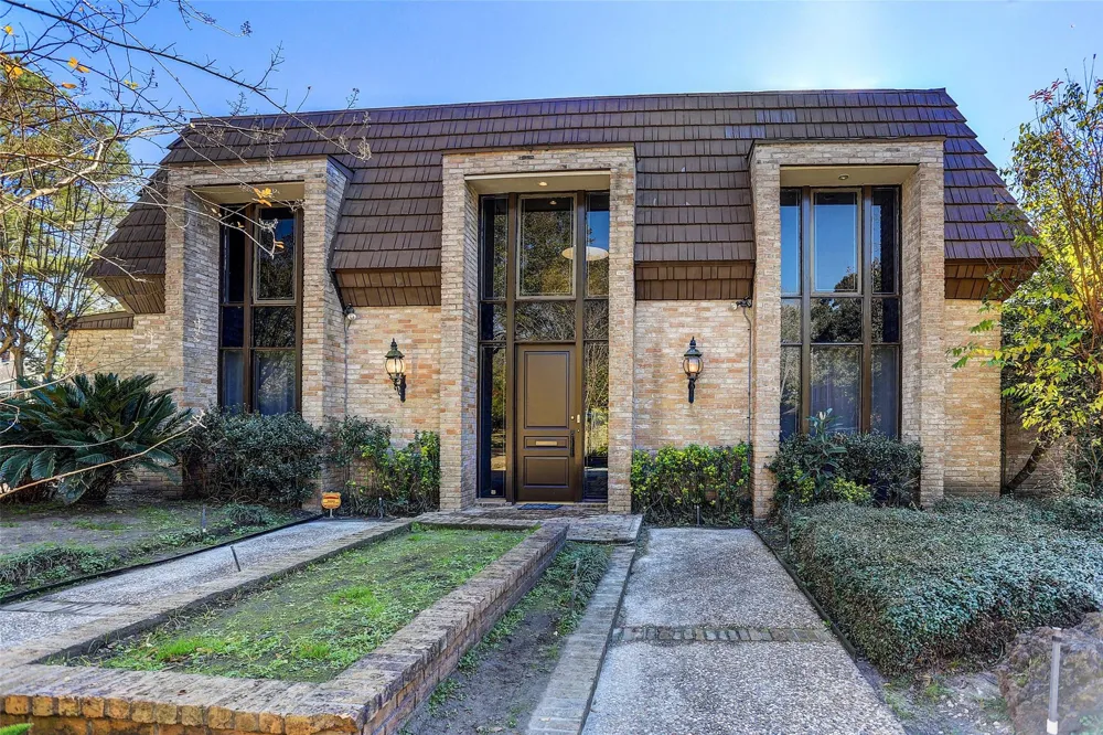 5203 Braesvalley Drive Houston, TX 77096