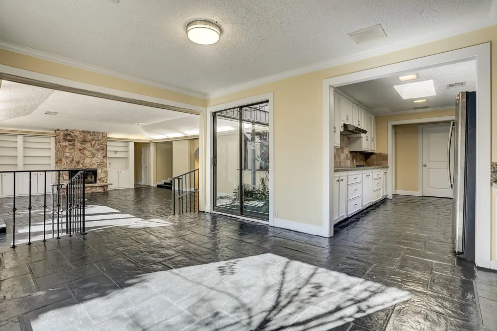 5203 Braesvalley Drive Houston, TX 77096