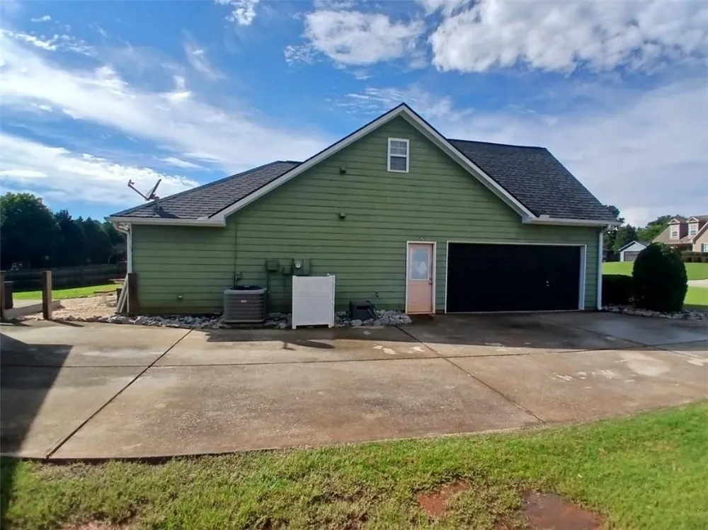 109 Presidential Lane Statham, GA 30666