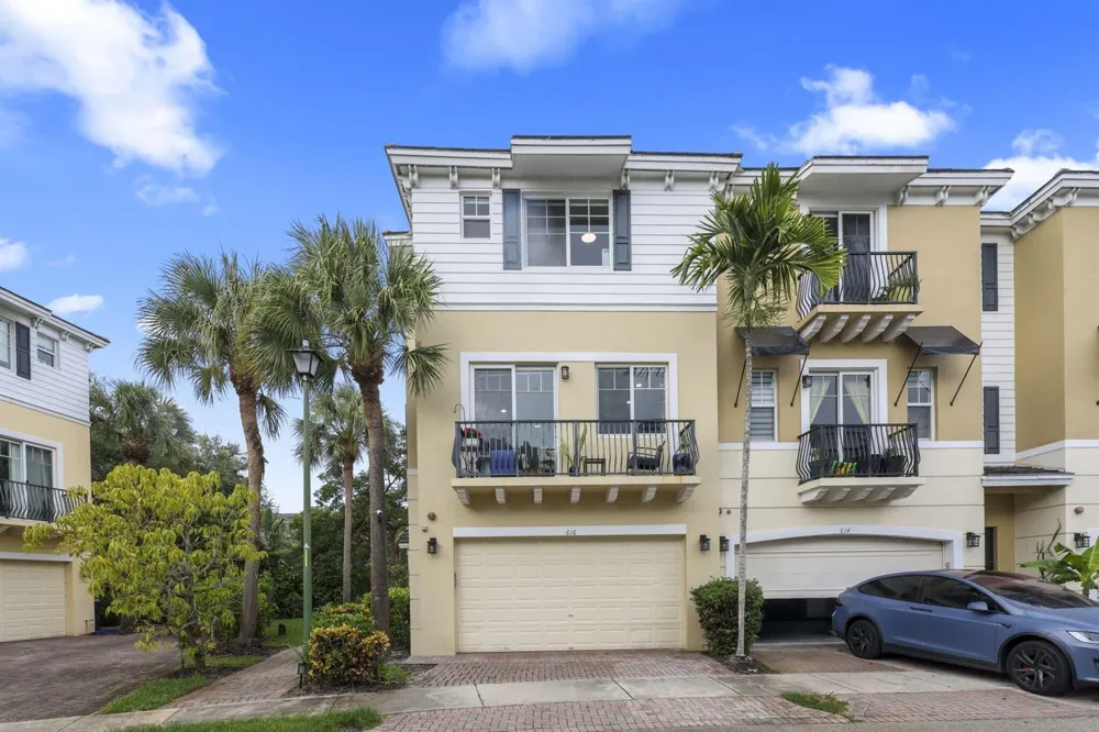 616 NW 38th Circle Boca Raton, FL 33431