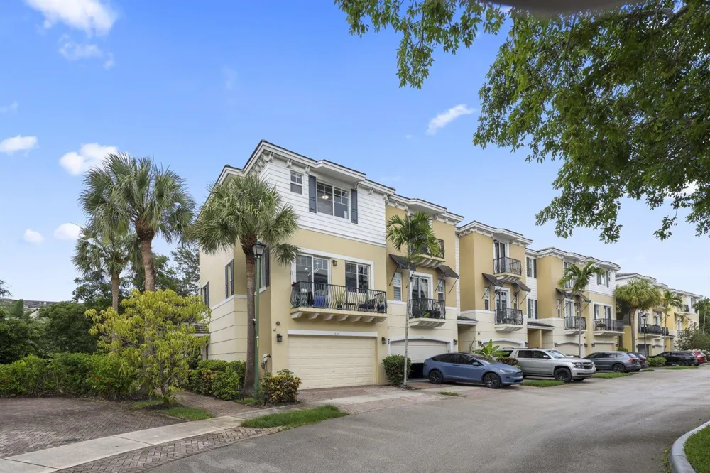 616 NW 38th Circle Boca Raton, FL 33431