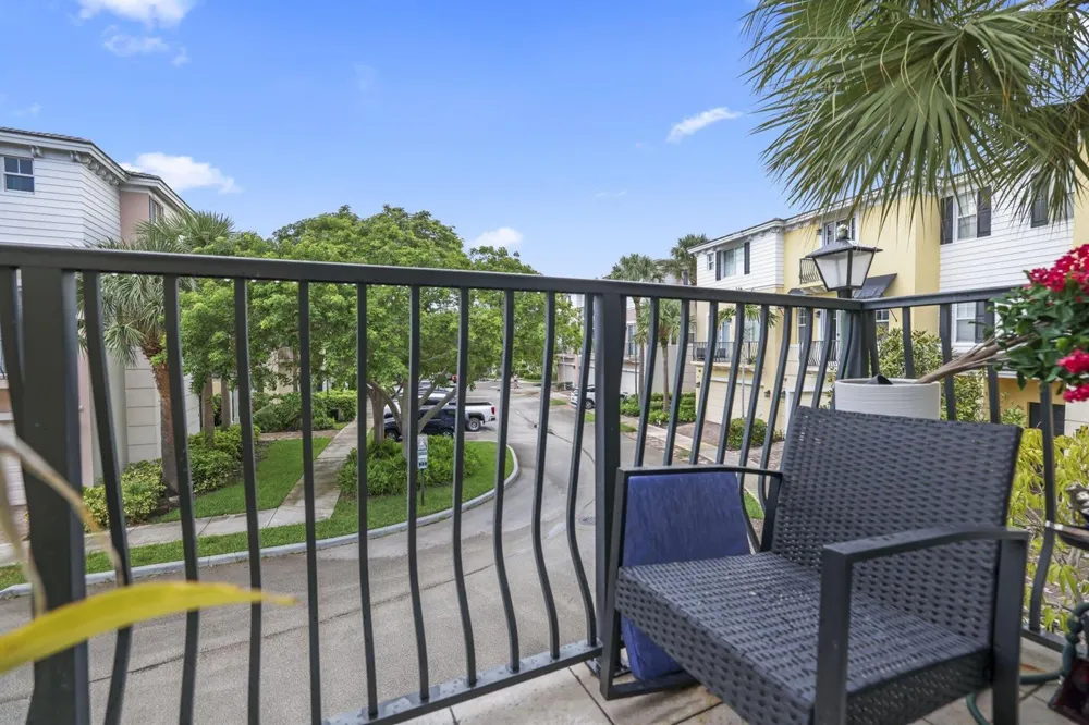 616 NW 38th Circle Boca Raton, FL 33431