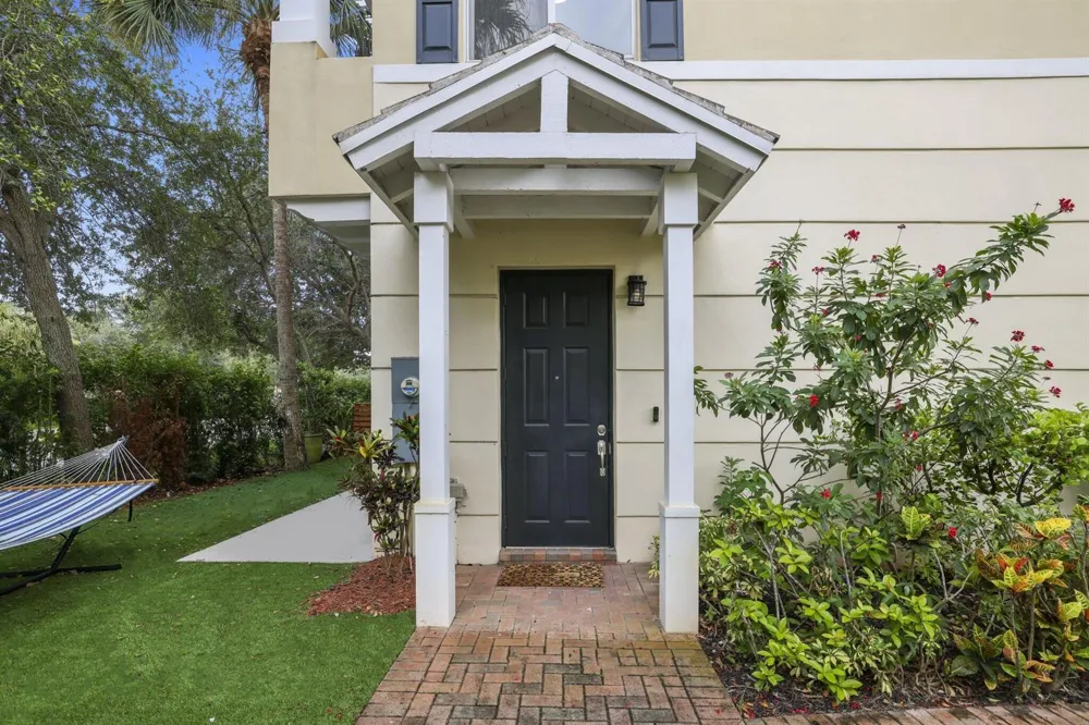 616 NW 38th Circle Boca Raton, FL 33431