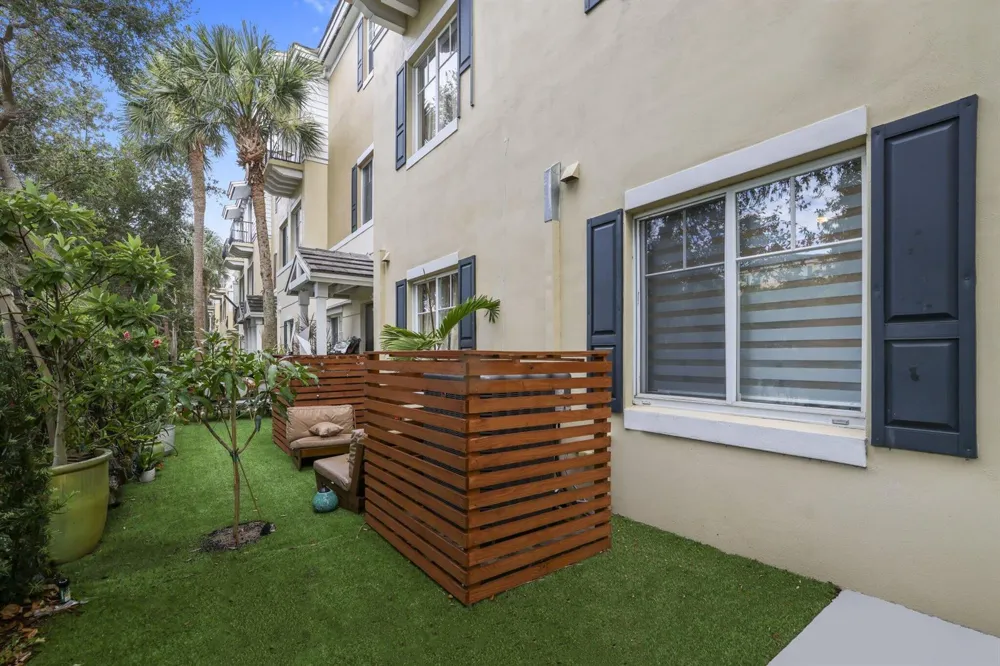 616 NW 38th Circle Boca Raton, FL 33431