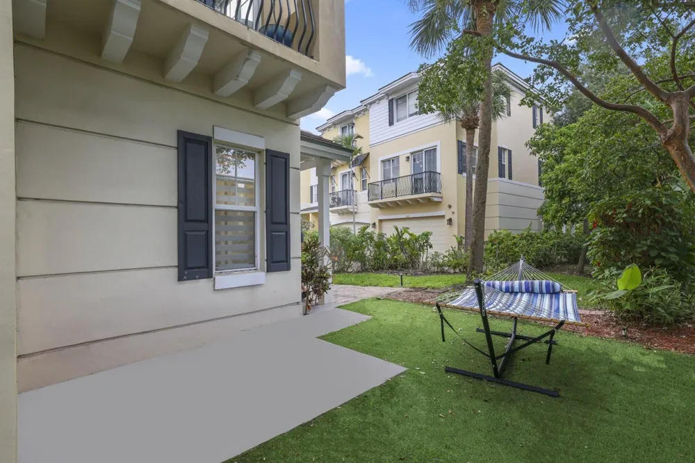 616 NW 38th Circle Boca Raton, FL 33431