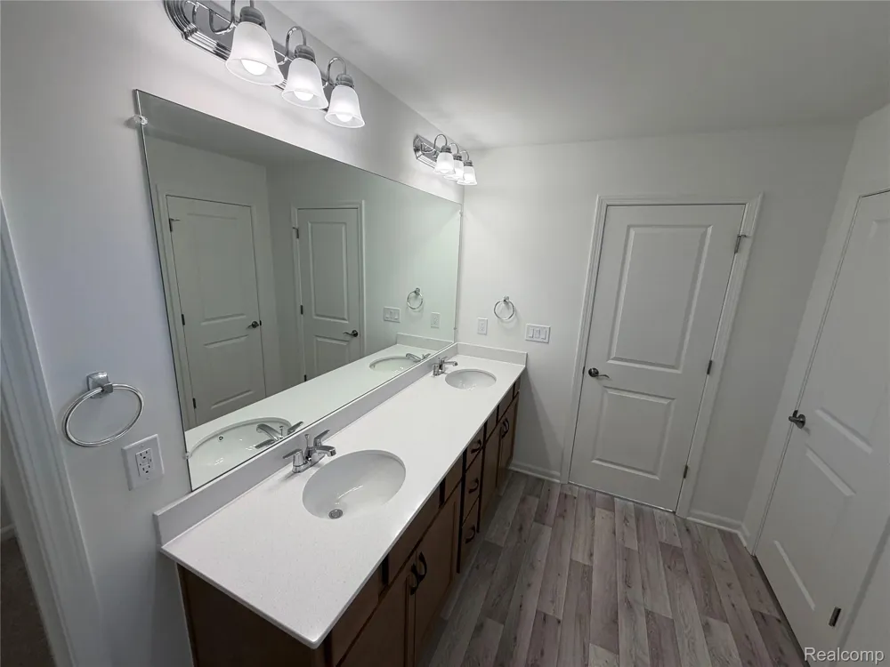 22274 Hilda Lane Lyon Charter Township, MI 48178