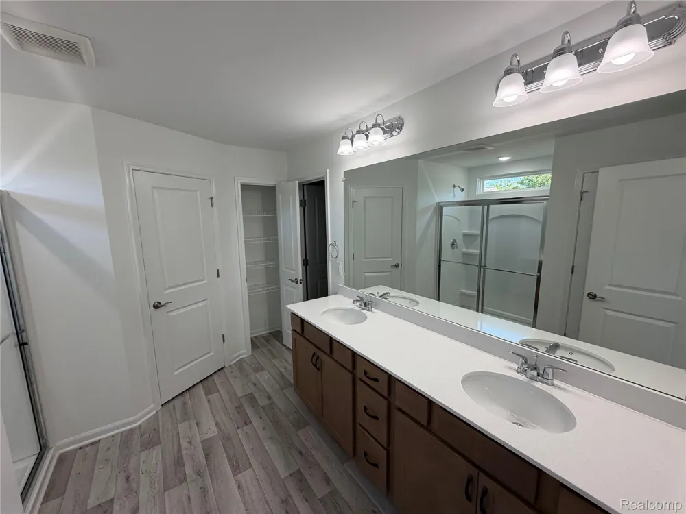 22274 Hilda Lane Lyon Charter Township, MI 48178