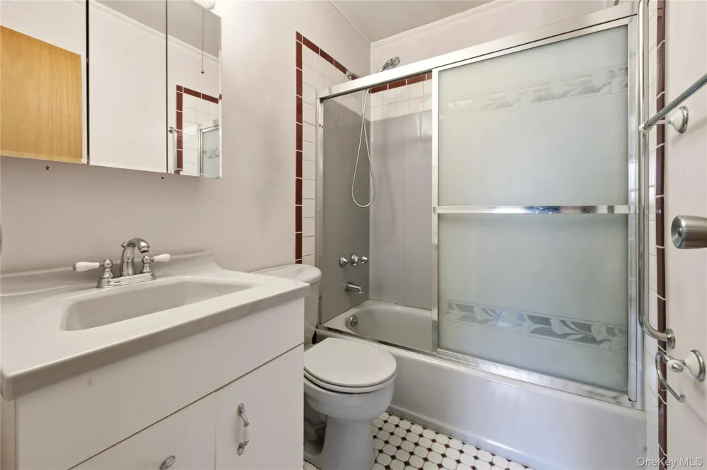 29 Penn Drive Smithtown, NY 11787