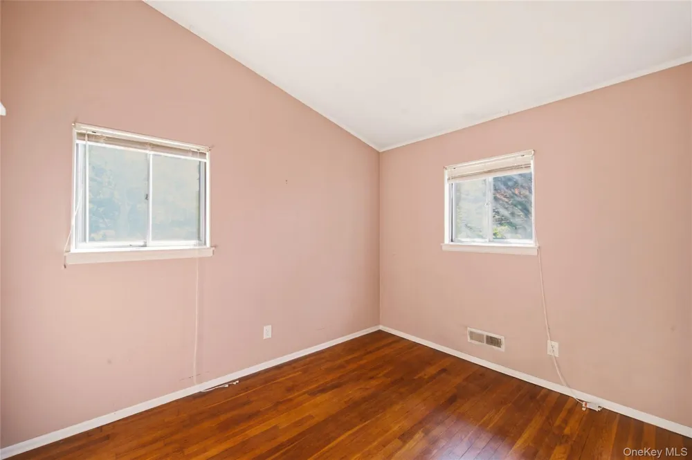 29 Penn Drive Smithtown, NY 11787
