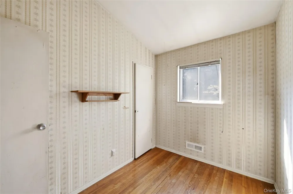 29 Penn Drive Smithtown, NY 11787