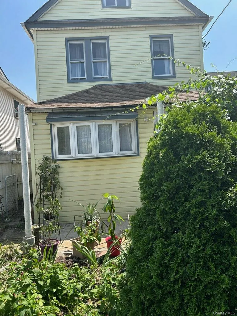 135-23 Springfield Boulevard Springfield Gardens, NY 11413