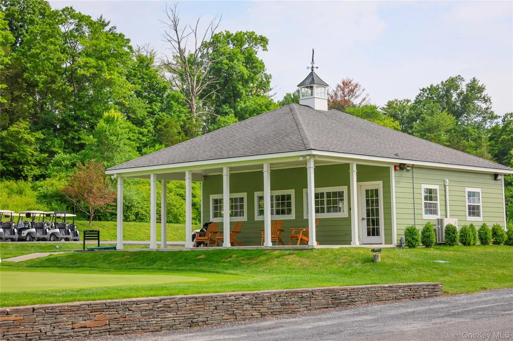1754 Old Kings Highway Saugerties, NY 12477