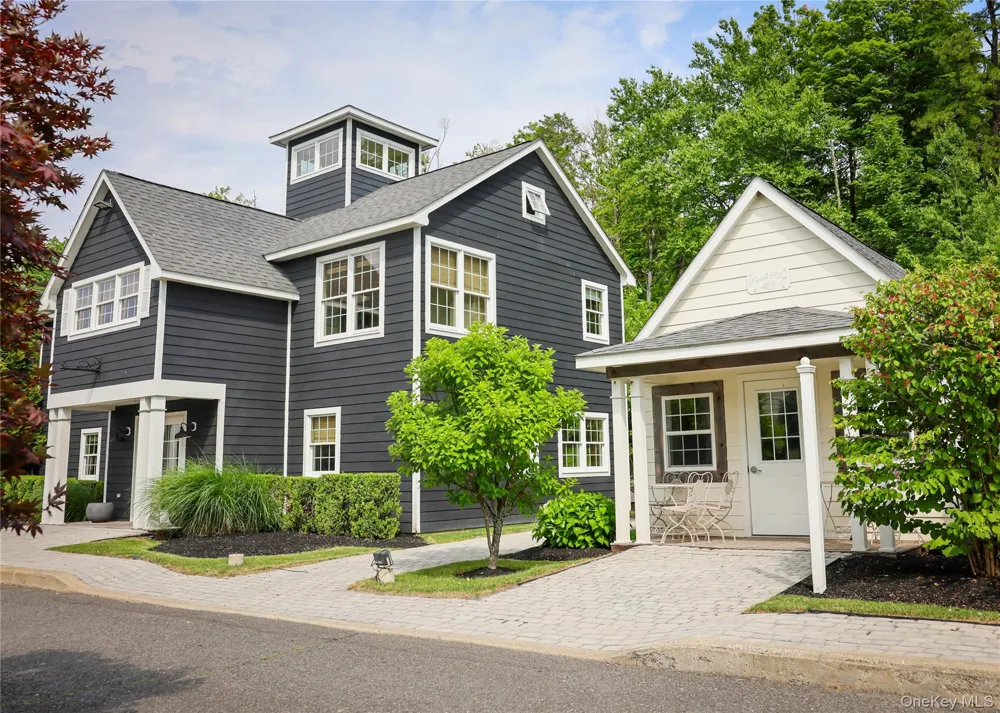 1754 Old Kings Highway Saugerties, NY 12477