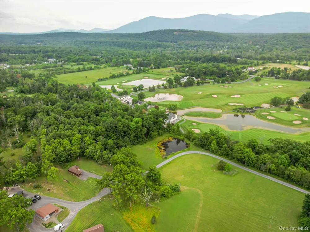 1754 Old Kings Highway Saugerties, NY 12477