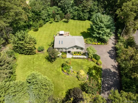25 Brewster Avenue