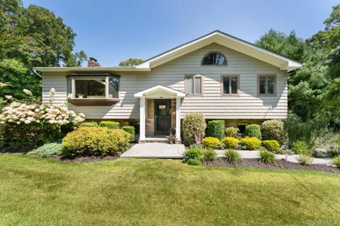 25 Brewster Avenue