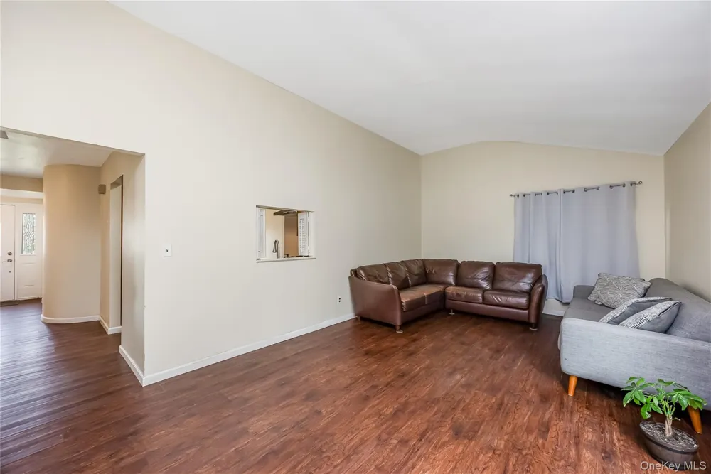 1 Autumn Lane Amityville, NY 11701