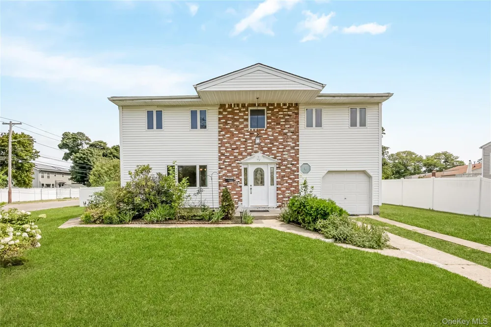 1 Autumn Lane Amityville, NY 11701