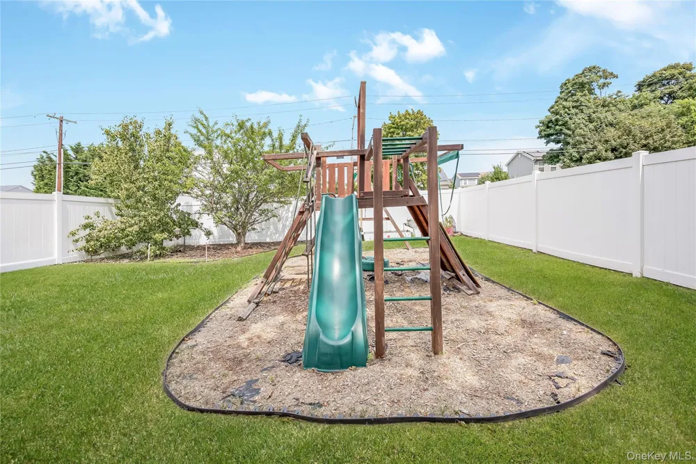 1 Autumn Lane Amityville, NY 11701