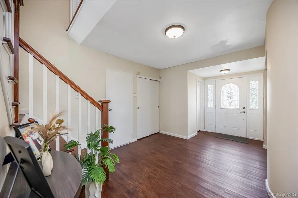 1 Autumn Lane Amityville, NY 11701