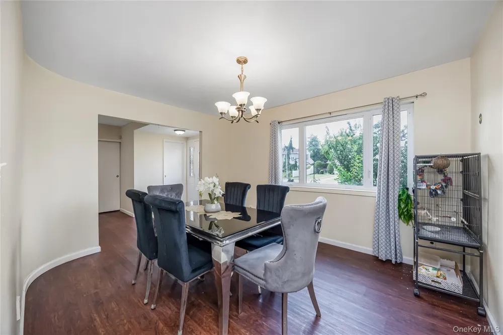 1 Autumn Lane Amityville, NY 11701
