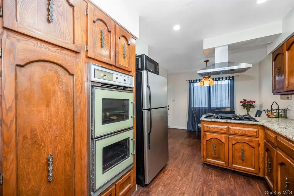 1 Autumn Lane Amityville, NY 11701