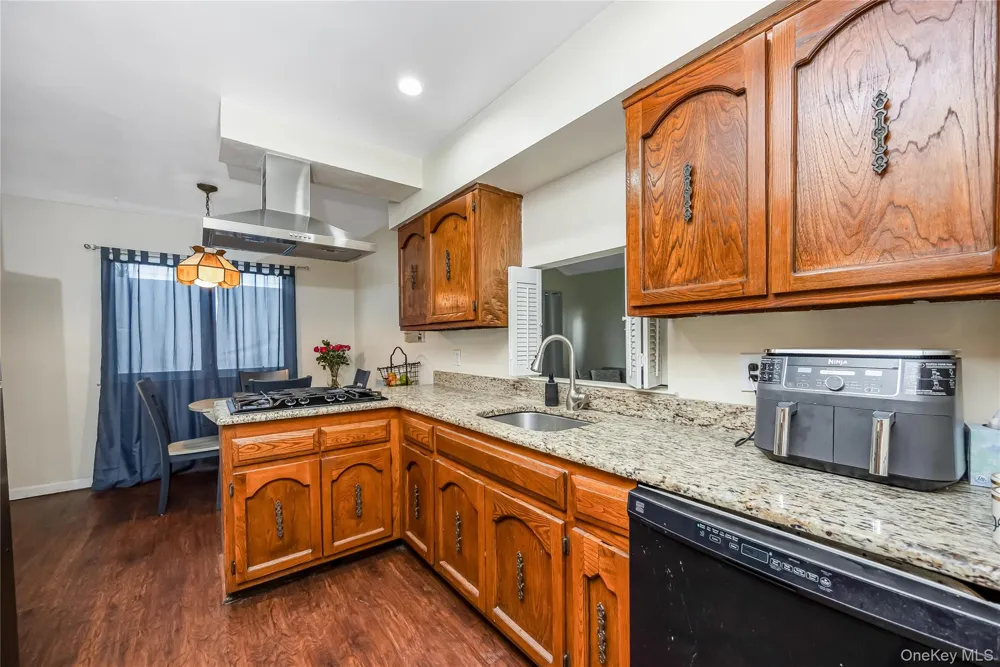 1 Autumn Lane Amityville, NY 11701