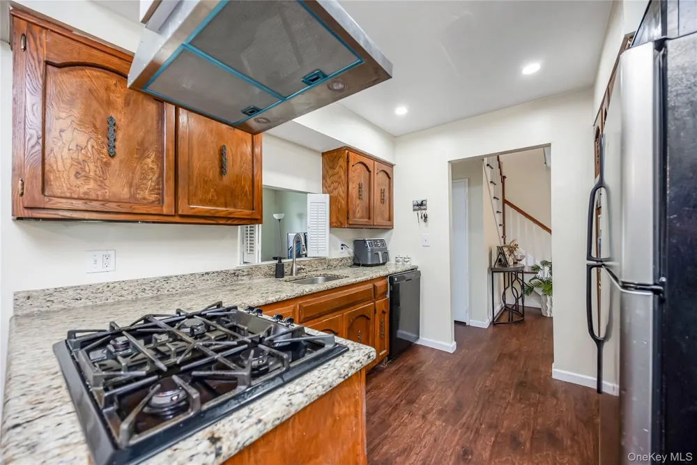 1 Autumn Lane Amityville, NY 11701