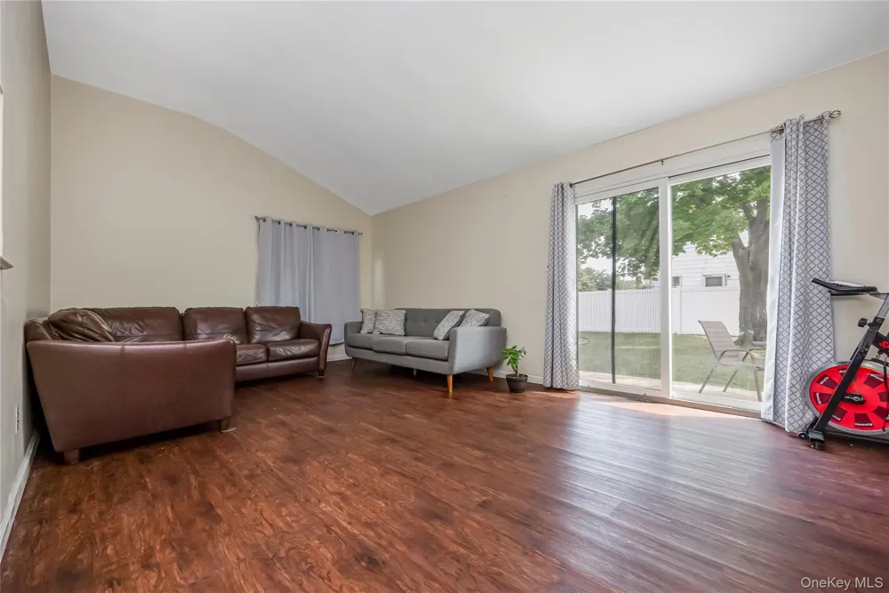 1 Autumn Lane Amityville, NY 11701