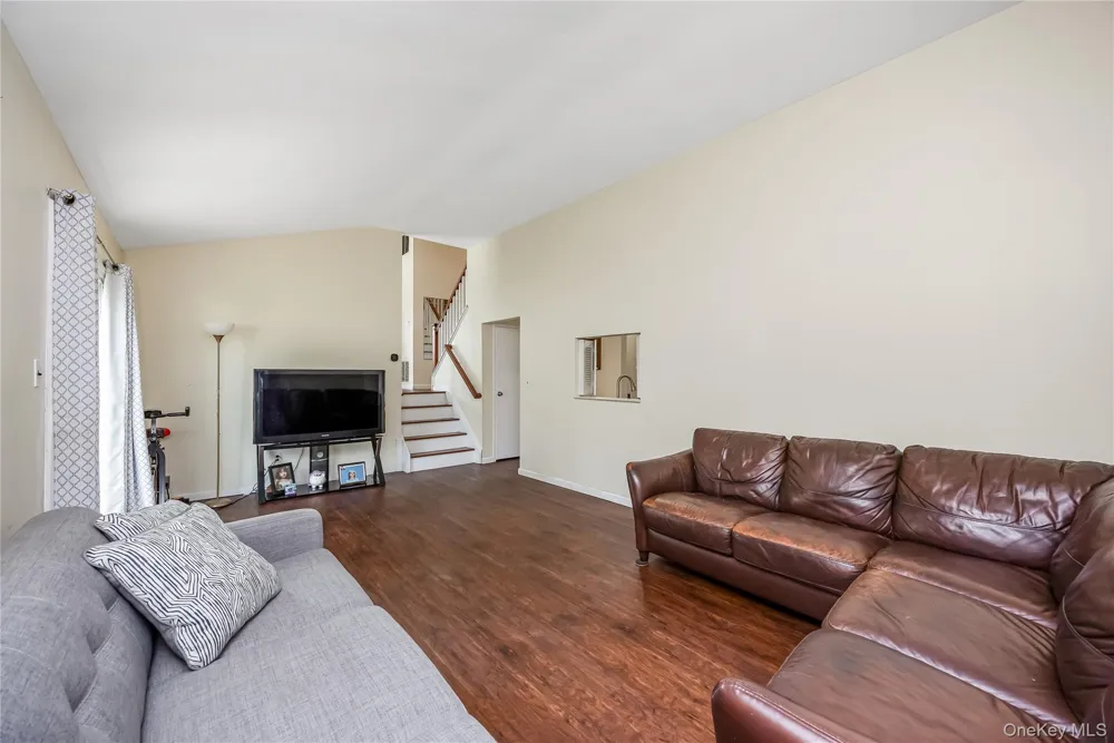 1 Autumn Lane Amityville, NY 11701