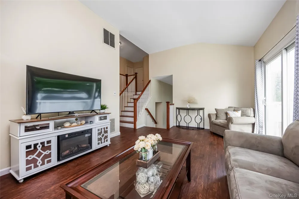 1 Autumn Lane Amityville, NY 11701