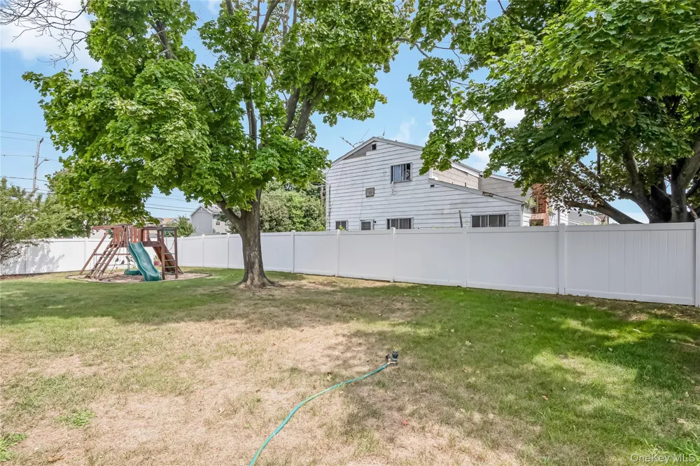 1 Autumn Lane Amityville, NY 11701