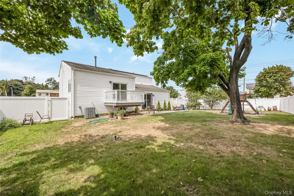 1 Autumn Lane Amityville, NY 11701