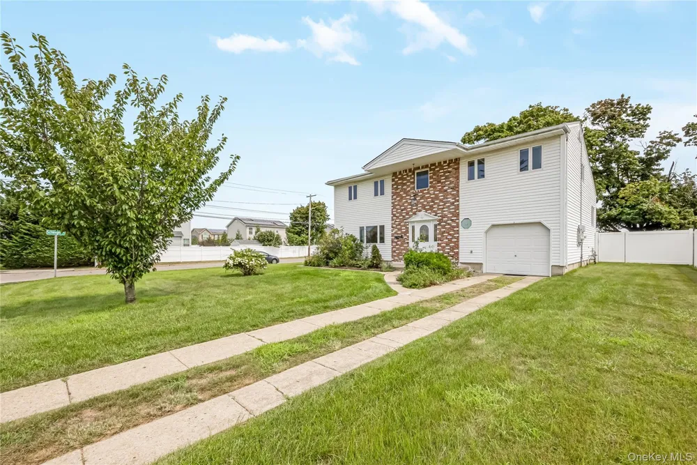 1 Autumn Lane Amityville, NY 11701