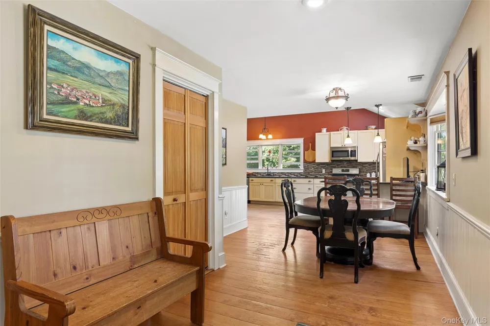 6205 Alvahs Lane Cutchogue, NY 11935