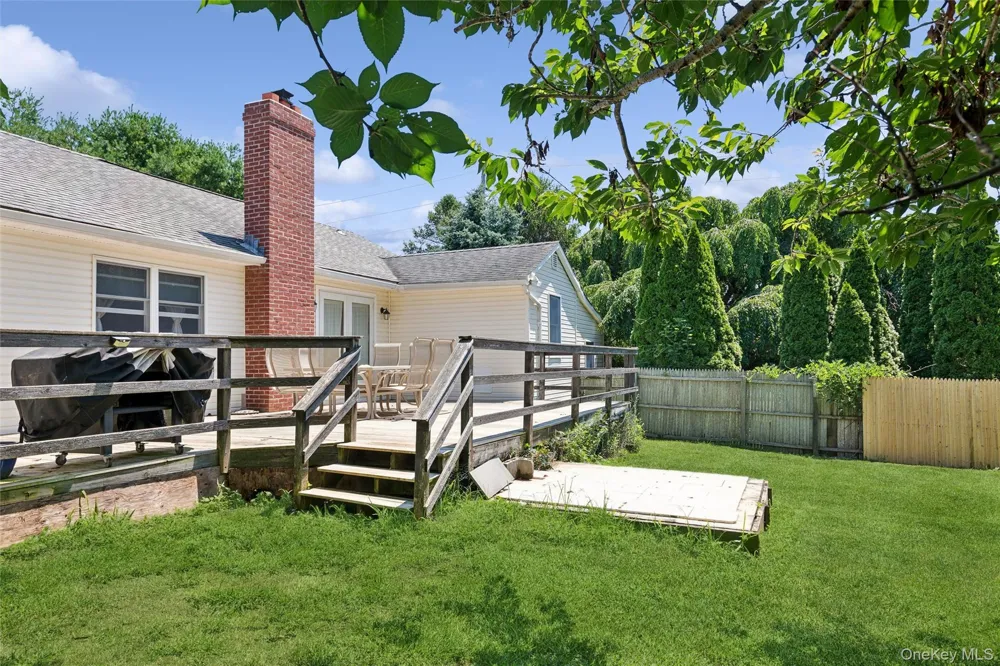 6205 Alvahs Lane Cutchogue, NY 11935