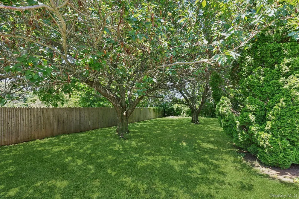 6205 Alvahs Lane Cutchogue, NY 11935