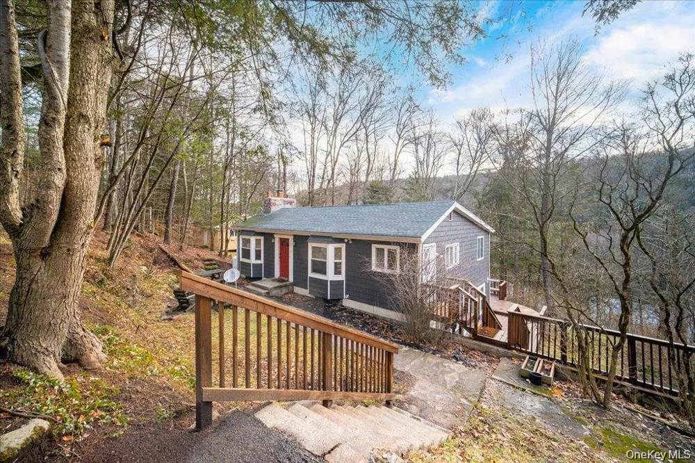 34 Overlook Road Woodbourne, NY 12788