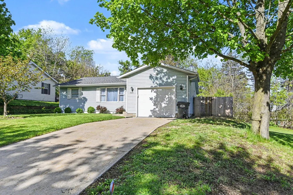 7418 Aumack Drive Eau Claire Village, MI 49111