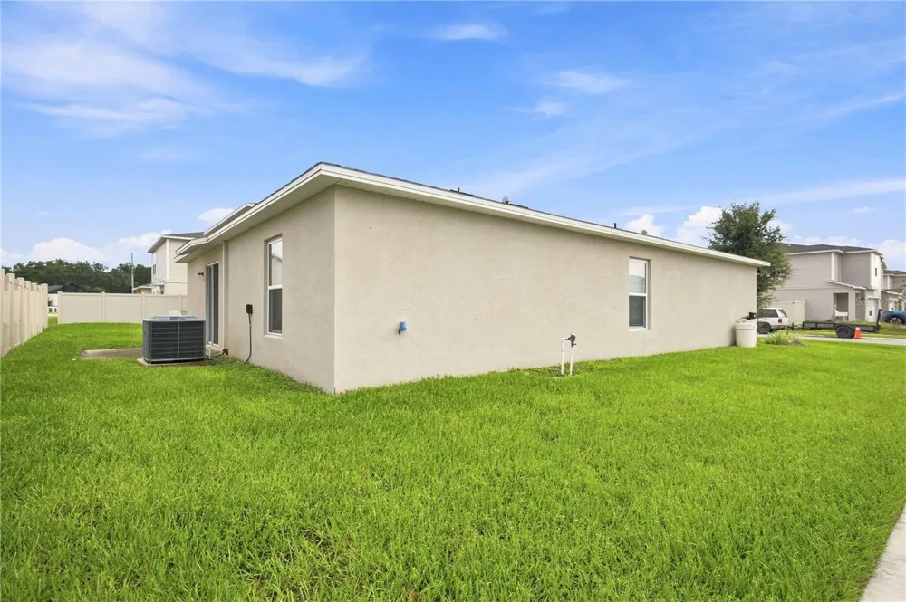 1876 IOWA DRIVE Sumterville, FL 33585