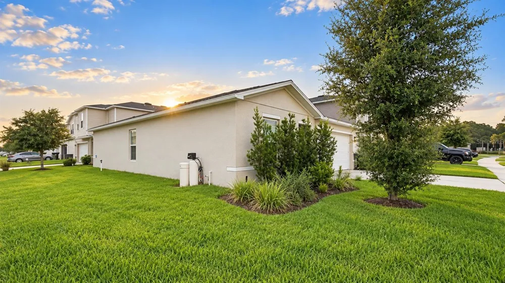 1876 IOWA DRIVE Sumterville, FL 33585