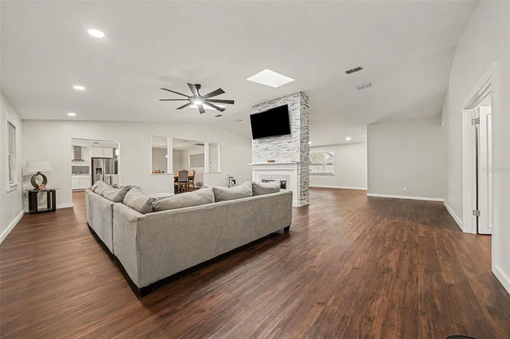 1592 SKYLINE DRIVE Kissimmee, FL 34744