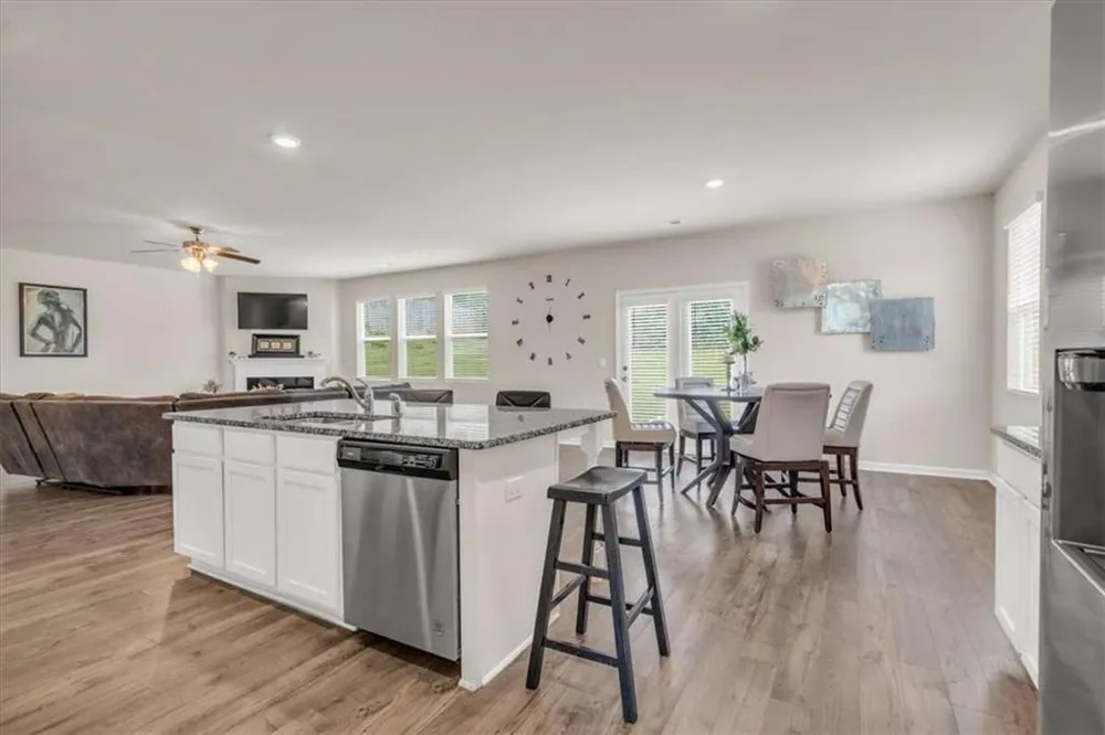4323 Cannon Walk Ellenwood, GA 30294