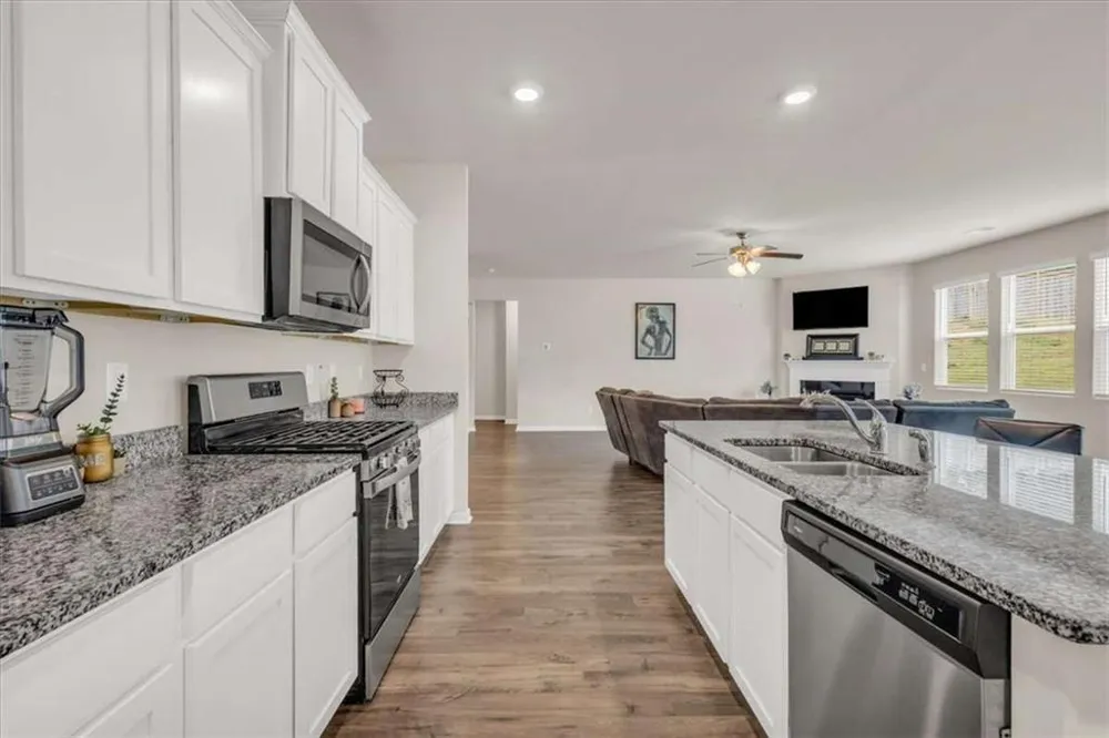 4323 Cannon Walk Ellenwood, GA 30294
