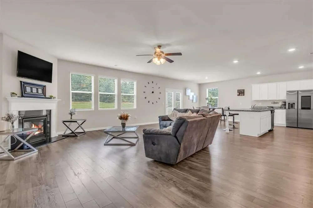 4323 Cannon Walk Ellenwood, GA 30294