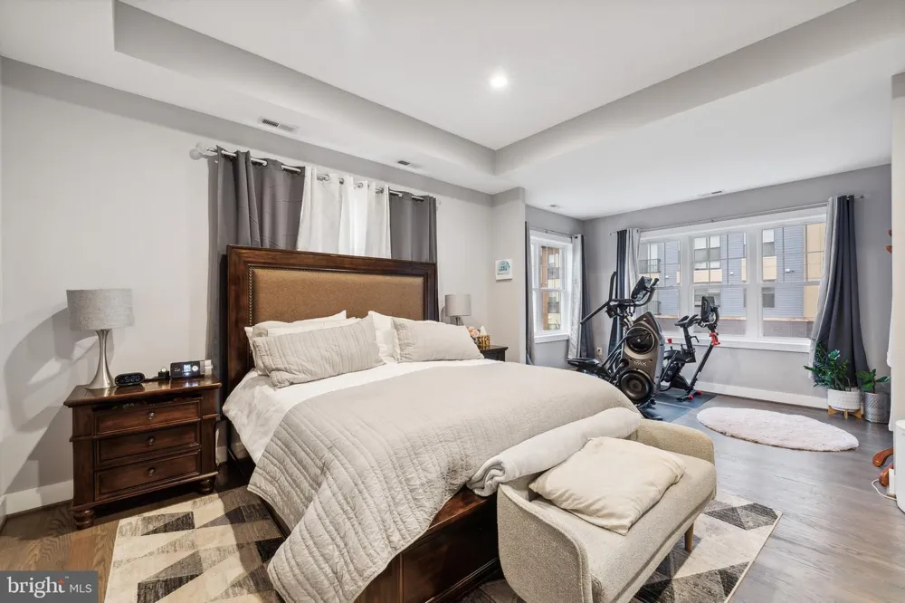 1221 S ROLFE STREET Arlington, VA 22204