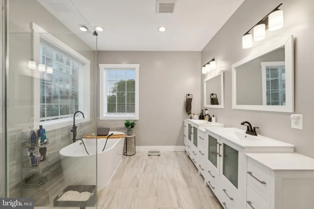 1221 S ROLFE STREET Arlington, VA 22204