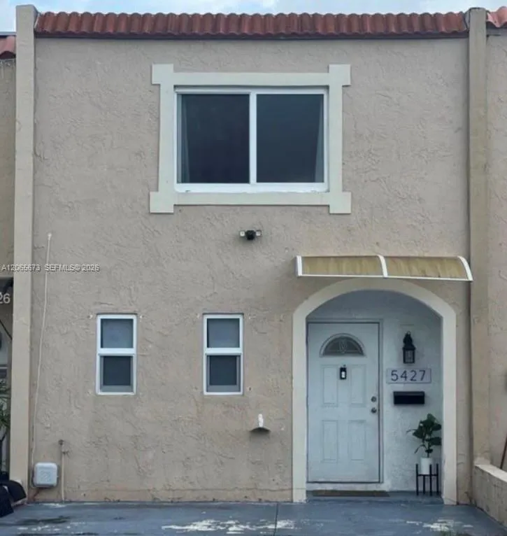 5427 NW 169th St Miami Gardens, FL 33055